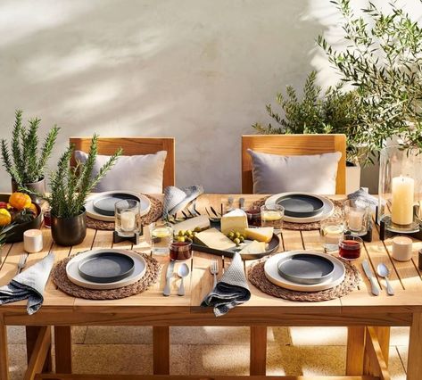 Pottery Barn on Instagram: “Take it outside ☀️ Our bestselling Mason Collection expands with an outdoor-friendly take on your favorite dinnerware, now in shatter-proof…” Boho Dinnerware Set, Masculine Dining Table, Boho Dinnerware, Pottery Barn Dishes, Table Plate Setting, Frosted Pinecones, Large Christmas Decorations, Dinnerware Set Modern, Christmas Dining Table Decor