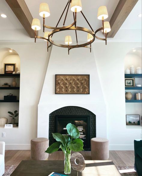 Spanish Modern Fireplace Ideas, Curved Plaster Fireplace, Meditteranean Fireplace, Spanish Fireplace With Tv, Arched Ceiling Living Room, Fireplace With Arches On Sides, Arched Fireplace Ideas, Arch Fireplace Ideas, Spanish Style Fireplace Living Room