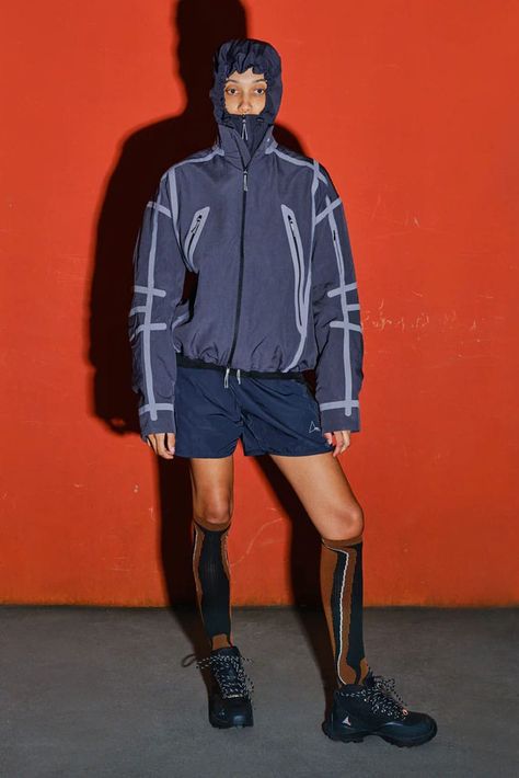 Roa Hiking, Classic Sportswear, Ski Outfit, Ski Wear, Paris Fashion, Paris Fashion Week, Fashion Brand, Rain Jacket, Lookbook