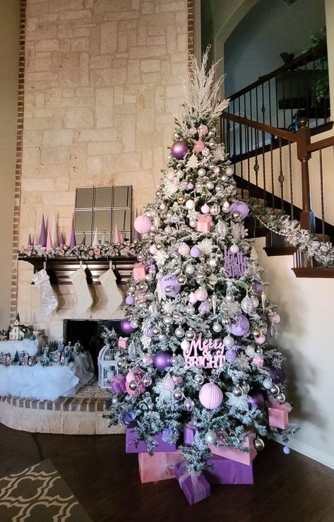 Lavender And Green Christmas Tree, White And Lavender Christmas Tree, Pink And Lavender Christmas Tree, Purple Pink Christmas Tree, Christmas Decor Purple, Lavender Christmas Decorations, Pink And Purple Christmas Decor, Christmas Decor Ideas Purple, Purple And Silver Christmas Tree Ideas