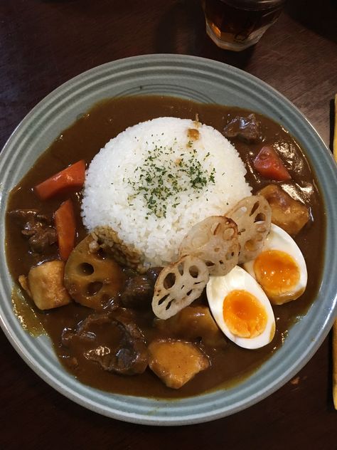 Curry estilo japonés con verduras invierno ¿Qué tal un curry japonés?🇯🇵🥢 Usé verduras japonesas de invierno❄️🥕 Es un ligero sabor a salsa de soja🍀😋  Hay una preparación en mi blog💕 https://chicoreceta.work/ Ramen, Ethnic Recipes