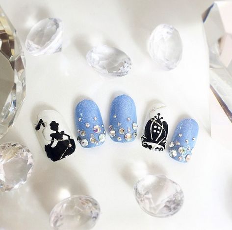 Disney Art Nails, Fairytale Nail Art, Disney Inspired Nails Princesses, Disney Princess Nail Designs, Blue Disney Nails, Cinderella Nails Designs, Cinderella Nail Art, Encanto Nails, Cinderella Inspired Nails