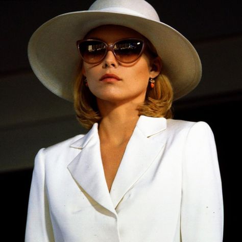 Elvira Scarface, Elvira Hancock, Meredith Blake, Francoise Hardy, Ray Ban Wayfarer, Diane Keaton, Michelle Pfeiffer, Classy Aesthetic, Sophia Loren