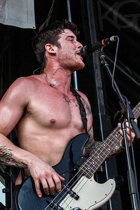 Zack Merrick - Stubble, Tattoos, Music, and Muscles.>>>>>this picture kills me every time Zack Merrick, Tattoos Meaning, Jack Barakat, Man Crush Monday, Warped Tour, After All These Years, All Time Low, Perfect Body, Celebrities Male