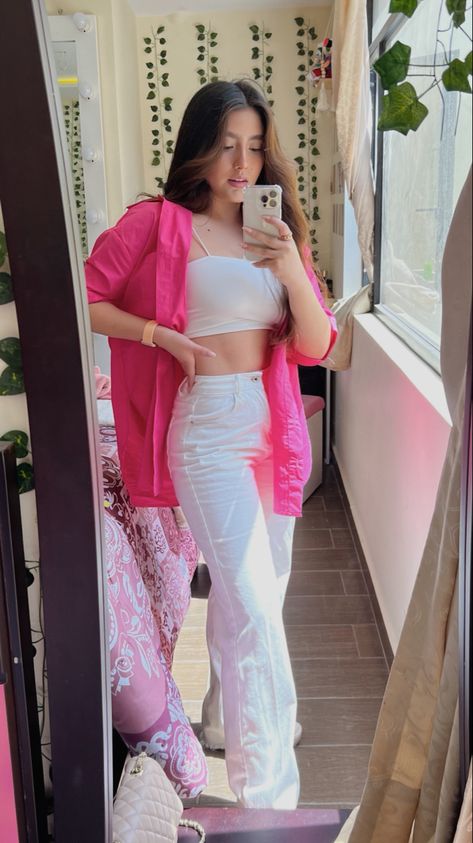 Fucsia Outfit, Look Rose, Desi Fashion Casual, Casual College Outfits, Photographie Inspo, Everyday Fashion Outfits, Casual Day Outfits, Quick Outfits, Outfits Verano