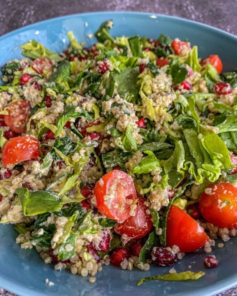 Quinoa & Hummus Salad (Vegan) Quinoa Ideas, Salad With Hummus, Salad Hummus, Hummus Salad, Make Your Own Hummus, Creamy Vegan Pasta, Different Salads, Perfect Rice, Salad Vegan