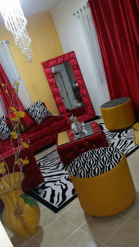 Black White Red And Gold Living Room, Red And Black Living Room Decor, Red And Black Living Room Ideas, Red Living Room Decor Ideas, Diva Room, Red Living Room Decor, Red Living Room, Girl Apartment Decor, Black Living Room Decor