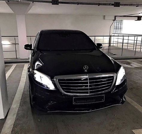 Mercedes S Class Black, Black Mercedes, Black Mercedes Benz, Cute Imagines, Car Picture, Dream Cars Mercedes, Bmw Wallpapers, Mercedes Car, Mercedes Benz Cars