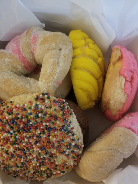 Variety of traditional, Mexican sweet bread (pan dulce). Your order is a mix of traditional sweet bread. This is perfect for those of you who are craving a little bit of everything or just missing your favorite childhood sweet bread. You receive a 2lb. or 4 lb package of a variety of favorites. To give you some ideas, traditional favorites include: conchas, marranitos, polvorones, and cuernitos. You can message me when you order or leave a message to seller in the order form with the sweet bread Mexican Baked Goods, Mexican Postres, Latina Goth, Mexican Pastry, Mexican Pan Dulce, Mexican Sweet Bread, Mexican Favorites, Mexican Sweets, Cuban Bread