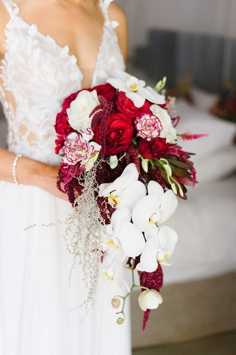 White Orchid Bouquet, Orchid Boutonniere, Orchid Bouquet, Rose Boutonniere, White Drapes, Red Rose Bouquet, Orchid Wedding, White Orchids, Bride Look