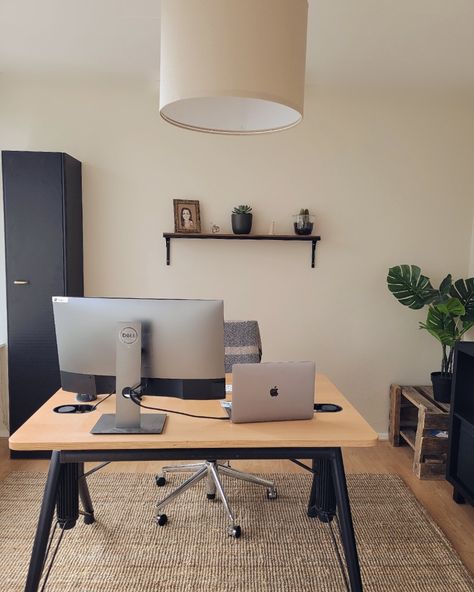 Beige Black Interior, Man Home Office, Men Home Office, Natural Office, Office Aesthetic, Black Interior Design, Desktop Setup, Man Office, Dream Office