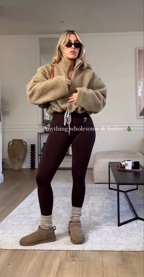 Casual Winter Outfits Comfy 2023, Hair Appt Outfits Women, Brown Leggings Winter Outfit, Cold Fancy Outfit, Cozy Bonfire Outfit, Comfy Date Night In Outfit, Chill Winter Outfits Lazy Days, Thanksgiving Outfit Cozy, Cozy Movie Theater Outfit