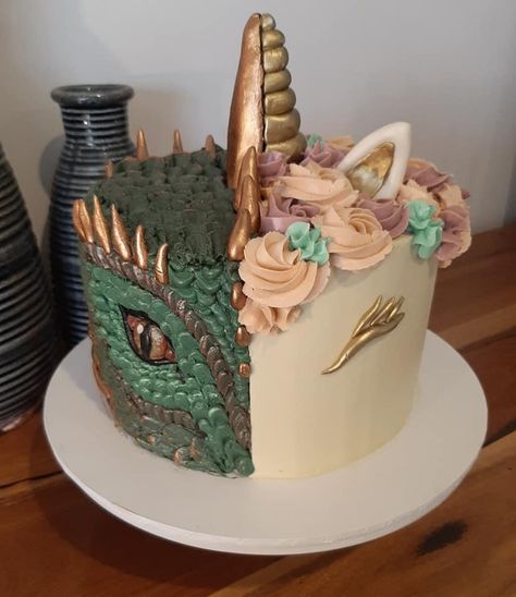 Dragon Unicorn Party, Unicorn Dinosaur Cake, Dragon Cakes For Kids, Dragon Cake Pops, Httyd Cake, Fancy Cake Ideas, Triceratops Cake, Cakes Without Fondant, Dragon Birthday Cakes