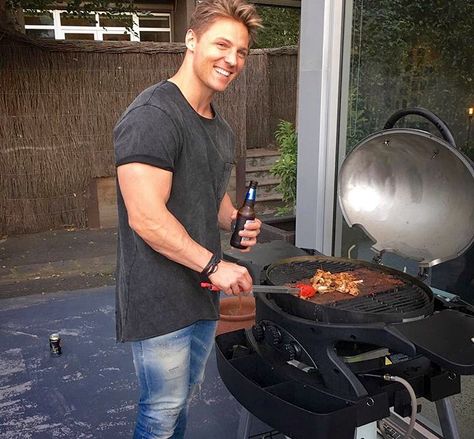 I'm a great cook too Grilling Aesthetic, Iconic Duos, Steve Cook, Posting Ideas, John Schneider, Ian Somerhalder Vampire Diaries, Inspiration Pics, The Dark One, Mens Bedroom