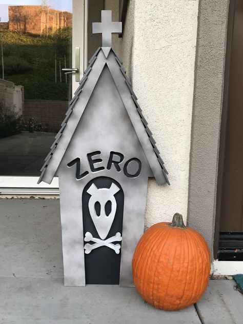 Nightmare Before Christmas Yard Decor, Diy Nightmare Before Christmas Decorations, Nightmare Before Christmas Graveyard, Zero Dog House, Zero The Nightmare Before Christmas, Spooky Walk, Nightmare Before Christmas Decor, Zero Dog, Zero Nightmare Before Christmas