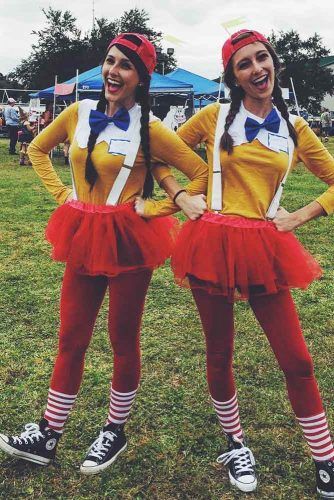 Creative Best Friend Halloween Costumes for 2018 ★ See more: https://glaminati.com/best-friend-halloween-costumes/ Friend Halloween Costumes, Best Friend Costumes, Best Friend Halloween, Kostum Halloween, Tweedle Dum, Friend Costumes, Group Party, Diy Costumes Women, Bff Halloween Costumes