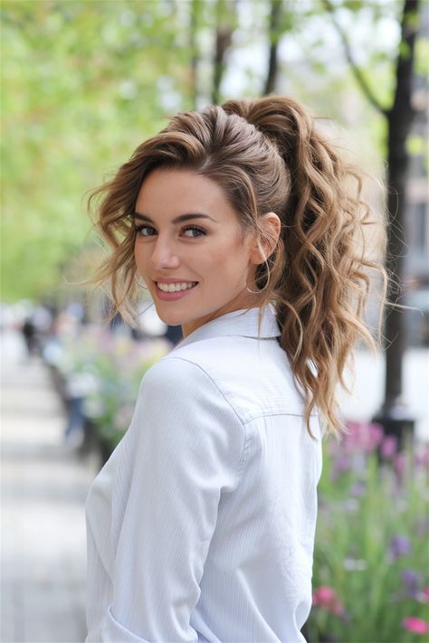 Discover the beauty of curly hairstyles with this stunning ponytail that effortlessly elevates your look. Ideal for medium to long hair, this hairstyle balances volume and elegance, making it perfect for summer days or a quick school run. Add some choppy layers or curtain bangs for a trendy touch, ensuring you stand out with an effortless baddie vibe. Embrace your curls and stylishly secure them in a playful ponytail! #curlyhairstyles #ponytail #curlyhair Ponytail Hairstyles With Curtain Bangs, Curly Ponytail With Bangs, The Perfect Ponytail, Long Layered Curly Hair, Medium To Long Hair, Curly Hair Ponytail, Perfect Ponytail, Layered Curly Hair, Choppy Layers