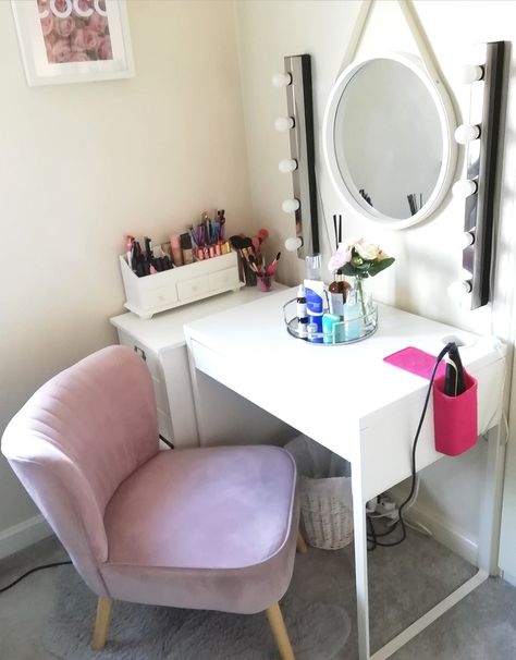 Dressing table using Micke Desk and Klimpen from IKEA. Micke Desk Ikea Ideas Makeup Vanities, Ikea Desk And Vanity, Micke Ikea, Modern Teen Room, Ikea Micke Desk, Ikea Micke, Micke Desk, Ikea Vanity, Desk Hacks