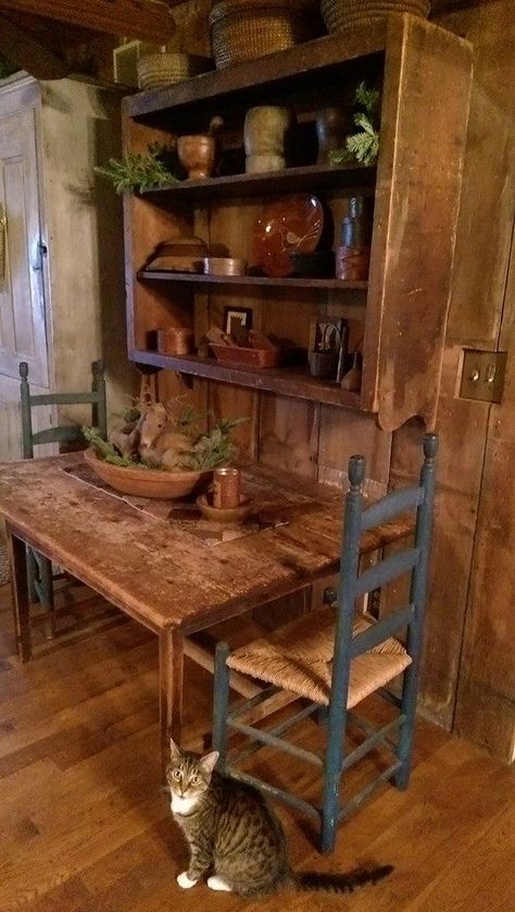 Early Country Antiques Primitive Cabinet, Dish Cabinet, Decoration Ideas Living Room, Prim Kitchen, Primitive Interiors, Primitive Kitchens, Primitive Dining Rooms, Primitive Living, Primative Decor