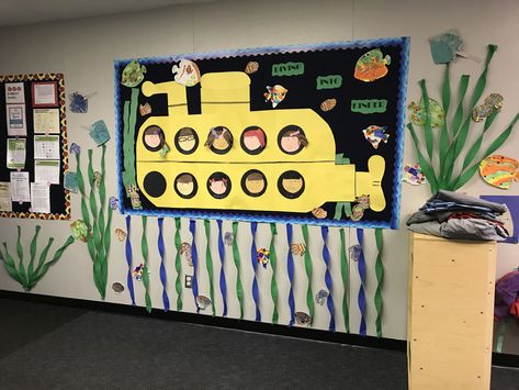 Submarine .... ocean theme Submarine Bulletin Board, Submarine Art, Underwater Theme, Classroom Bulletin Boards, Ocean Theme, Ocean Themes, Art Display, Bulletin Boards, Bulletin Board