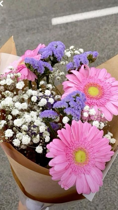 Buy Myself Flowers, Boquette Flowers, Flowers Bouquet Gift, Nothing But Flowers, Flower Therapy, Beautiful Bouquet Of Flowers, Luxury Flowers, Bouquet Of Flowers, Brown Paper