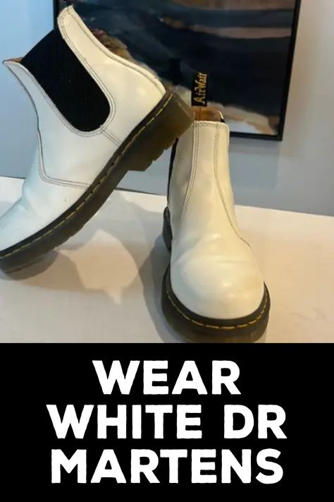 How to Wear White DR Martens What To Wear With White Doc Martens, Styling White Doc Martens, How To Wear White Doc Martens, White Doc Martens Outfit Fall, White Doc Martens Outfit Winter, Dr Martens White Boots Outfit, How To Style White Doc Martens, White Dr Martens Outfit, Dr Martens Fashion