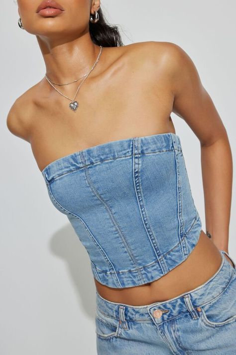 Denim Seamed Tube Top Blue Strapless Denim Top, Jean Tube Top Outfit, Canadian Tuxedo Party, Denim Tube Top Outfit, Goa Fits, Jean Tube Top, Jean Top Outfits, Cute Tube Tops, Denim Tube Top