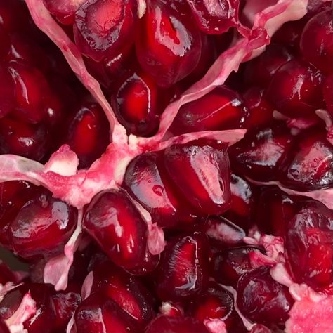 Pomegranate Texture, Peeled Pomegranate, Lily Evans, Flavored Vodka, Hippie Girl, Skyfall, Tropical Vacation, Nature Aesthetic, Top View