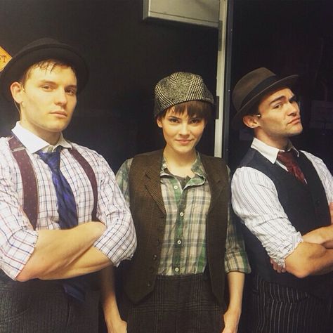 Sniper and the Delanceys!! Newsies Costume, Newsies Live, Newsies Broadway, Take A Smile, Jack Kelly, Tuck Everlasting, Broadway Costumes, Drama Class, Amazing Music