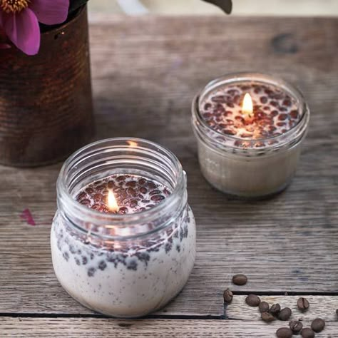 Homemade Coffee Candles, Diy Candles Easy, Coffee Diy, Soya Mumu, Diy Candles Scented, Candle Making Business, Homemade Coffee, Astuces Diy, Coffee Candle