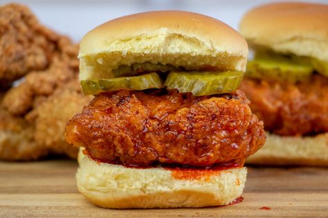 Mini Nashville Hot Chicken Sliders, Nashville Hot Chicken Sliders Kings Hawaiian, Nashville Chicken Sliders, Hot Honey Chicken Sliders, Honey Chicken Sliders, Nashville Hot Chicken Sliders, Derby Food, Savory Sandwiches, Sandwiches Chicken