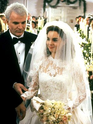 Annie Banks wedding dress from Father of the Bride... favorite wedding dress! The Bride Movie, Getting Married Young, Movie Wedding Dresses, Fairytale Wedding Gown, Tv Weddings, Marrying Young, Kimberly Williams, Wedding Movies, Wedding Speech