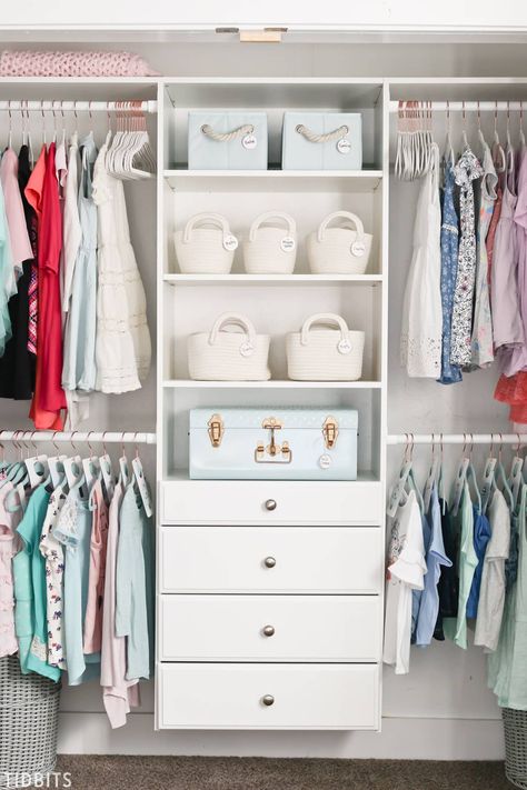 8 Kids Closet Organization tips to help this space look, feel and function better. #kidscloset #closetorganization #organization #camitidbits #organizing #closet #kids Teen Closet Organization, Toddler Closet Organization, Teen Closet, Girls Closet Organization, Organizing Closet, Toddler Closet, Nursery Closet Organization, Closet Organization Ideas, Organization Closet