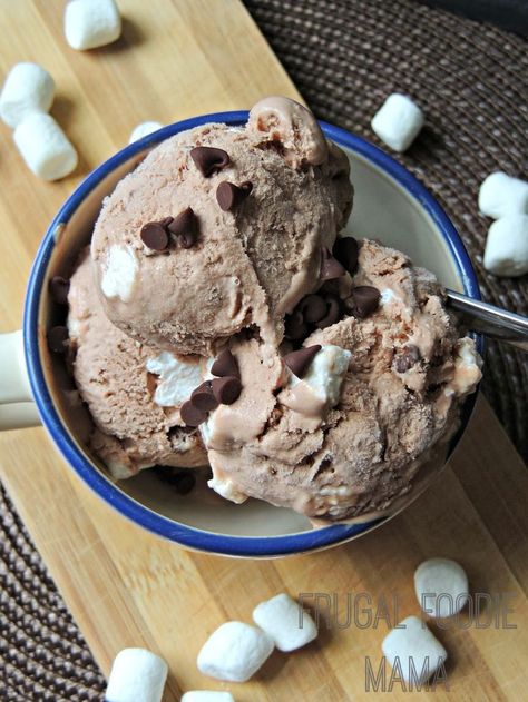 Hot Chocolate Ice Cream, Hot Cocoa Mix, Making Homemade Ice Cream, No Churn Ice Cream, Easy No Bake Desserts, Ice Cream Popsicles, Cocoa Mix, Cream Desserts, Chocolate Ice