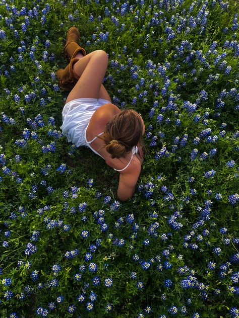 #aesthetic #coquette #bluebonnets #cutecore #spring #inspo Bluebonnets Photoshoot, Bluebonnet Photoshoot, Senior Graduation Invitations, Creative Shoots, Senior Year Pictures, Senior Sunday, Grad Pictures, Spring Inspo, Spring Pictures