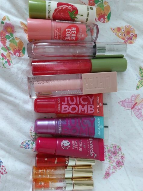 Fruity Lip Gloss, Gloss Lipstick, Sweet Almond Oil, Almond Oil, Maybelline, Lip Gloss, Things I Love, Smoothie, Grapes