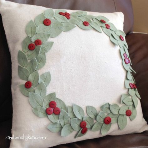 Pottery Barn Christmas Pillows, Christmas Pillows Diy, Pottery Barn Pillows, Pottery Barn Christmas, Skirt Diy, Felt Crafts Christmas, Pillow Tutorial, Christmas Pillows, Christmas Cushions