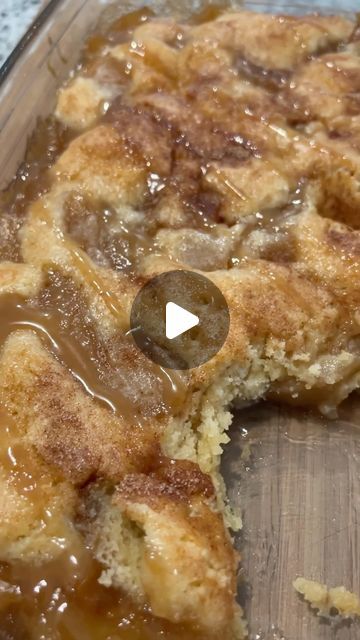 Kristie on Instagram: "Snickerdoodle Caramel Apple Cobbler  17.9 oz pkg snickerdoodle cookie mix 1 stick butter melted 1 large egg 1 21 oz can caramel apple pie filling  4 tbsp caramel syrup 2 tsp cinnamon sugar  #recipe #easyrecipes #baking #cobbler #dessert #dessertrecipe" Apple Snickerdoodle Cobbler, Snickerdoodle Apple Cobbler Easy, Snickerdoodle Caramel Apple Cobbler, Snickerdoodle Cobbler Krusteaz, Snickerdoodle Fruit Cobbler, Caramel Apple Pie Filling, Apple Cobbler, Caramel Apple Pie, Caramel Syrup