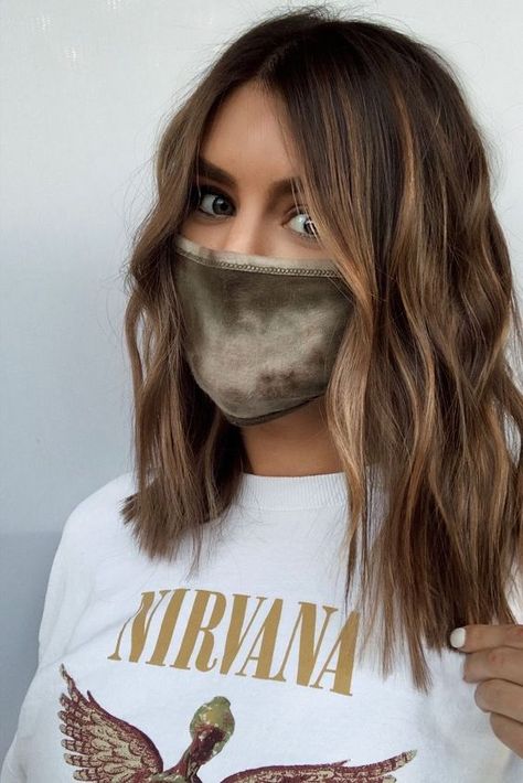 Hair Inspiration Brunette, Colored Money Piece, Colored Money Piece Hair, Money Piece Hair, Brunette Hair Cuts, Money Piece, Brown Hair Balayage, Peinados Fáciles Para Cabello Corto, Summer Hair Color For Brunettes