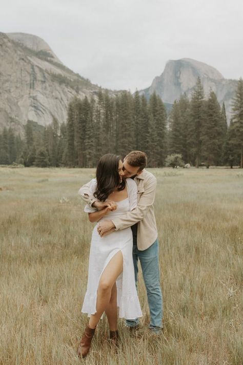 Engagement Pictures Woods Nature, Mountain Photoshoot Outfit Ideas, Engagement Pictures In Mountains, Yosemite National Park Photography Ideas, Dressy Casual Engagement Photos, Engagement Photos Ideas Nature, Engagement Photo Outfits Mountains, Engagement Park Photoshoot, Venue Engagement Photos