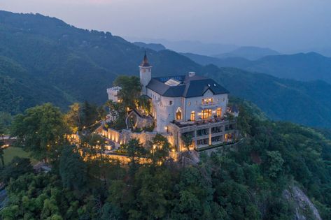 Wonderful Castle Located on Top of a Mountain in Zhejiang, China Village Plan, Castle Night, Mountain Architecture, On Top Of A Mountain, Huge Houses, Top Of A Mountain, Real Estate Buyers, Architecture Landscape, Scottish Castles