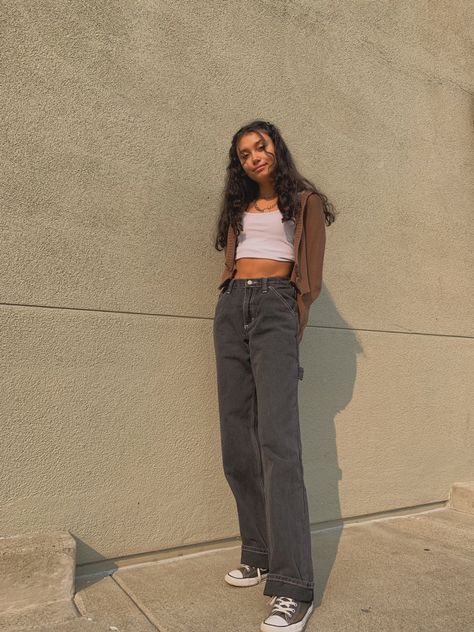 Asethic Styles, Cute Asethic Outfits, Sk8ter Girl Aesthetic Outfits, Cute Skater Outfits, Skater Girl Pants, Asethic Outfits, Cargo Pants Converse, Cargo Pants Outfit Girl, Skater Pants