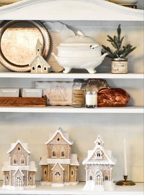 Christmas decorating ideas. Gingerbread house Neutral Gingerbread House, Neutral Gingerbread Decor, Faux Gingerbread, Gingerbread House Christmas, Decorating Ideas Christmas, Gingerbread Decor, Gingerbread Party, Gingerbread Christmas Decor, House Cake