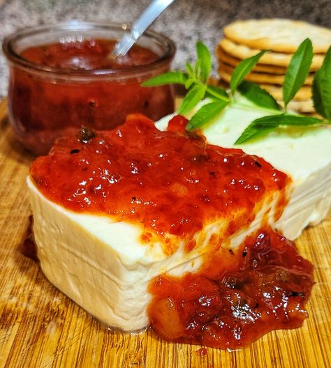 Red Pepper Jam Recipe, Red Pepper Jam, Pepper Jam, Canning Jam Recipes, Jalapeno Jam, Greek Cheese, Tomato Jam, A Gift Basket, Roasted Peppers