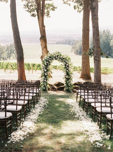 Wedding Venues Oregon, Wedding Alters, Wedding Color Combos, Romantic Outdoor Wedding, Spring Wedding Colors, Affordable Wedding Venues, Oregon Wedding, Ideal Wedding, Outdoor Wedding Ceremony