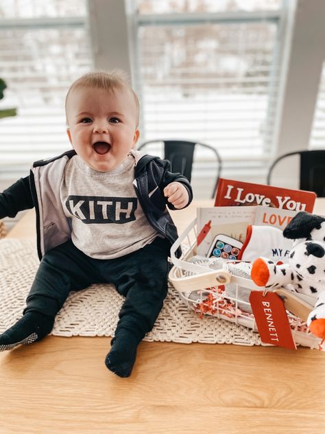 Boys Valentine’s Day basket Boy Valentines Basket, Baby Boy Valentines Basket, Valentines Day Goodies, Diy Valentine's Gift Baskets, Baby Boy Valentines, Valentines Basket, Valentines Week, Baskets For Kids, Boy Valentines