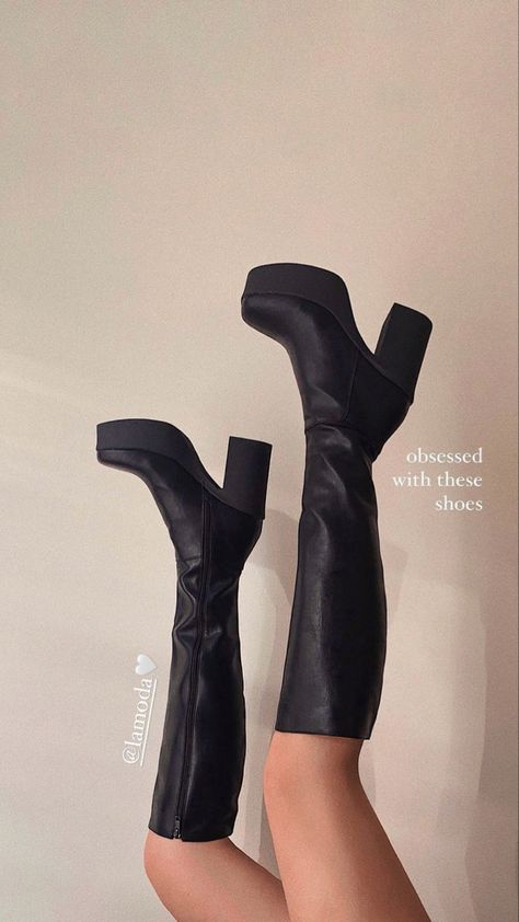 Black Boots Aesthetic, Platform Gogo Boots, Leather Long Boots, Chunky Black Boots, Long Leather Boots, Bling Heels, Black Boots Outfit, Heels Aesthetic, Trendy Heels