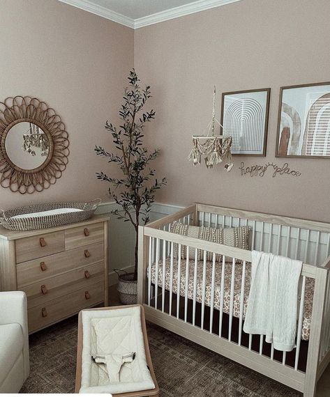 Boho Baby Room, Baby Nursery Inspiration, Baby Room Neutral, Nursery Closet, Nursery Room Design, Girl Nursery Room, Baby Room Inspiration, Baby Boy Room Nursery, Nursery Room Inspiration