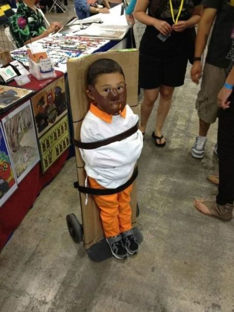 Best Baby Halloween Costumes In the World - Part 2 Check more at http://babyboyhalloweencostumes.com/best-baby-halloween-costumes-in-the-world-part-2/ Hannibal Lecter Costume, Halloween Costume Fails, Friday Funny Pictures, Funny Baby Costumes, Horror Memes, Amazing Halloween Costumes, Baby Kostüm, Kids Dress Up, Hannibal Lecter