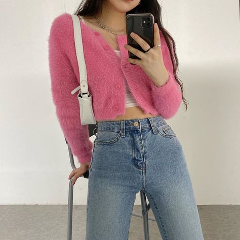 Dark Pink Outfit, 90s Outfit Ideas, 90s Outfit, Ropa Diy, Korean Girl Fashion, Pink Cardigan, Outfit Aesthetic, Pink Outfit, Girly Outfits